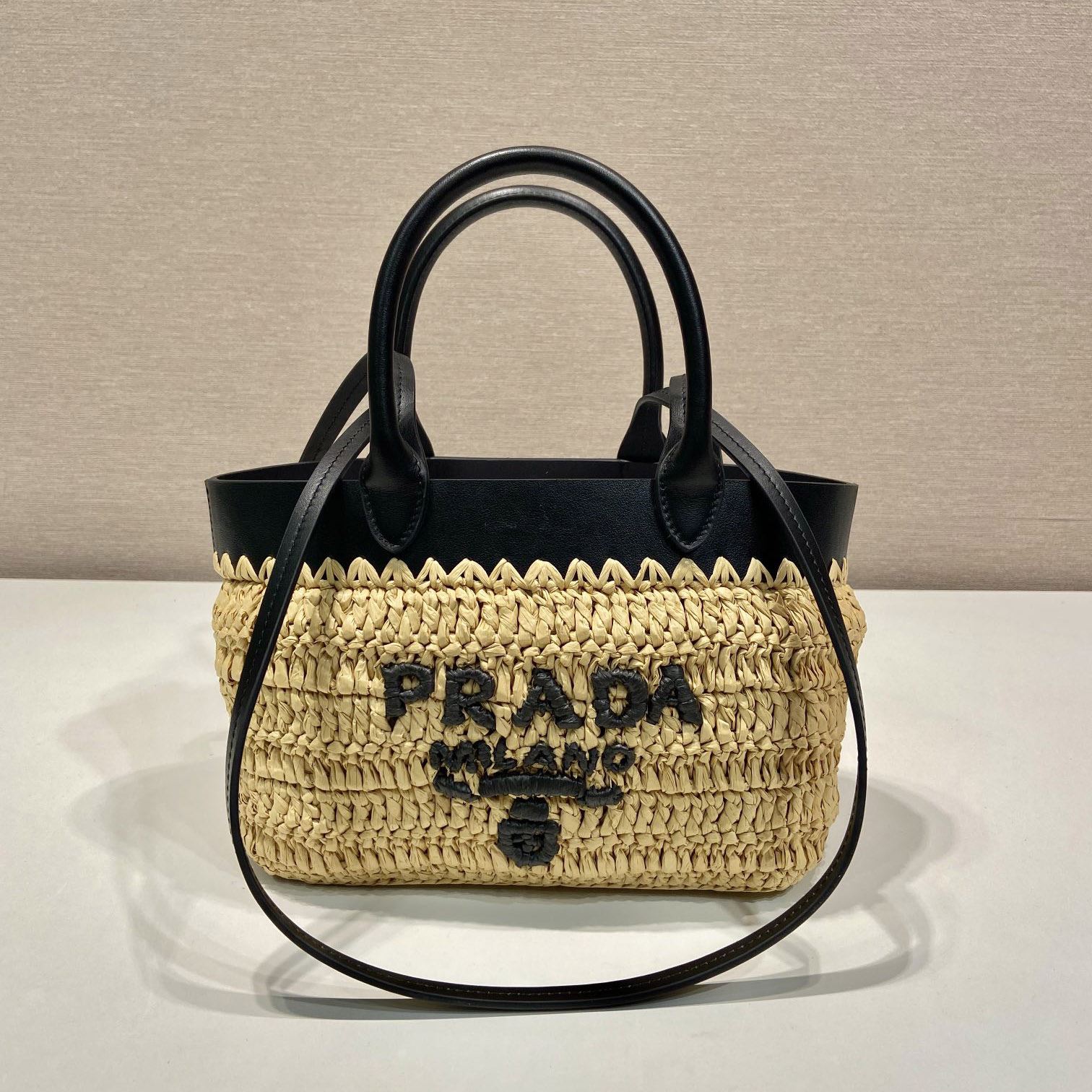 Pra*a shopping bags